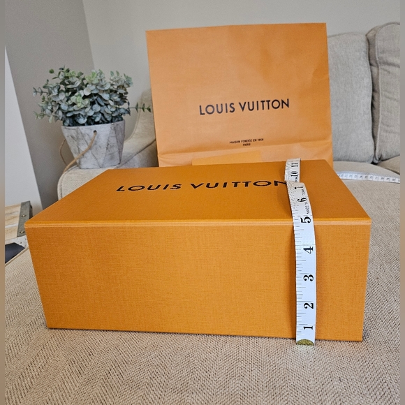 Brand new Louis Vuitton empty gift set - Picture 9 of 16